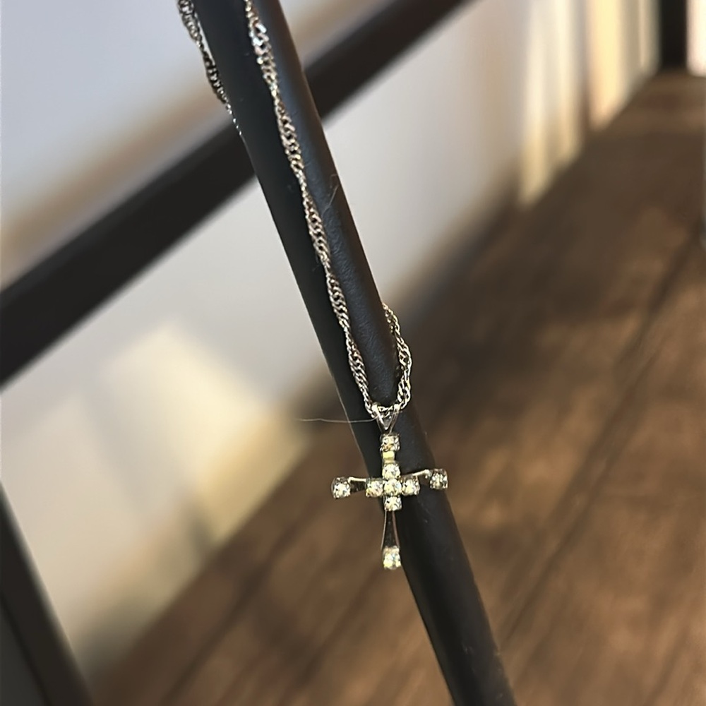 Elegant Silver Cross Necklace